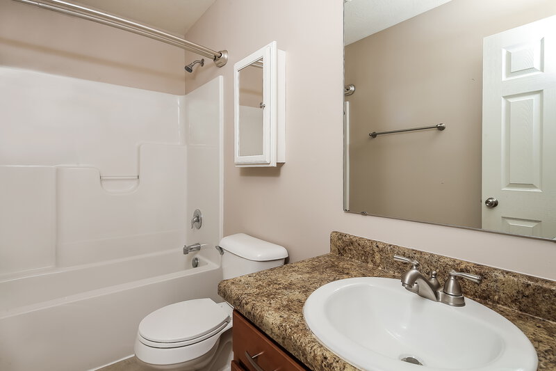 2,460/Mo, 2339 Bristol Dr Franklin, IN 46131 Bathroom View