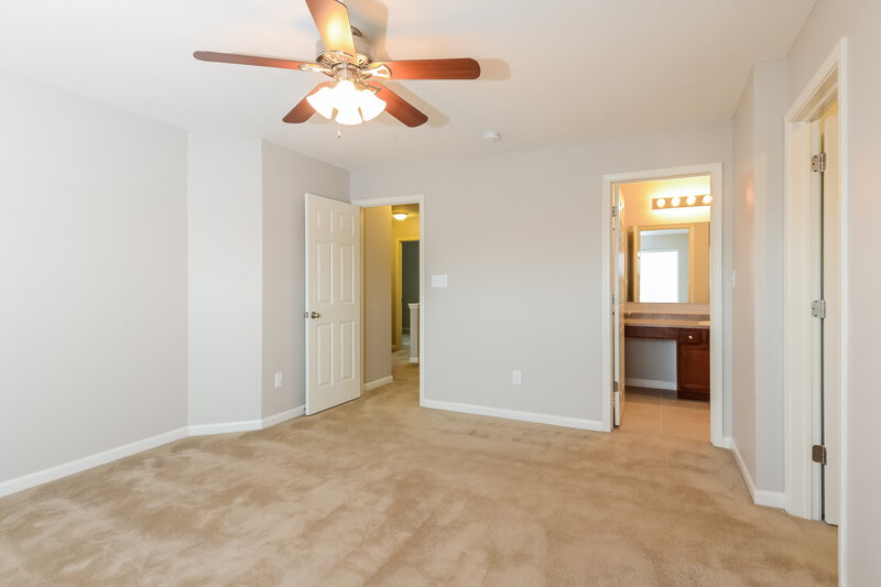 1,925/Mo, 2349 Bridlewood Dr Franklin, IN 46131 Main Bedroom View