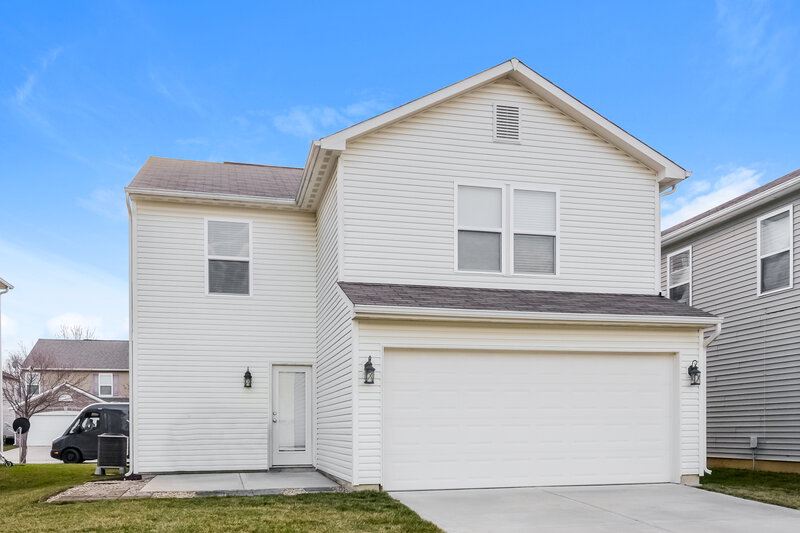 1,925/Mo, 2349 Bridlewood Dr Franklin, IN 46131 Rear View