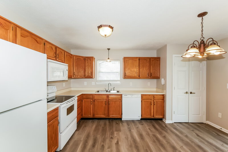 2,020/Mo, 5298 Gateway Ave Noblesville, IN 46062 Kitchen View