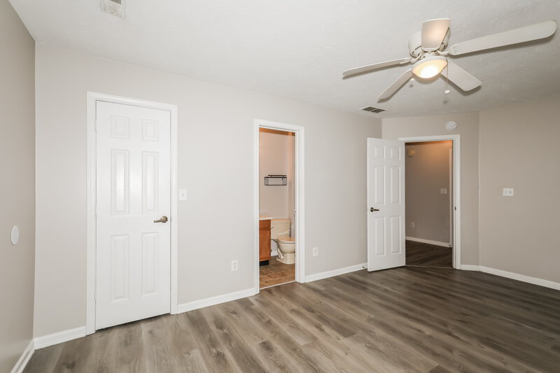 1,965/Mo, 5298 Gateway Ave Noblesville, IN 46062 Main Bedroom View 2