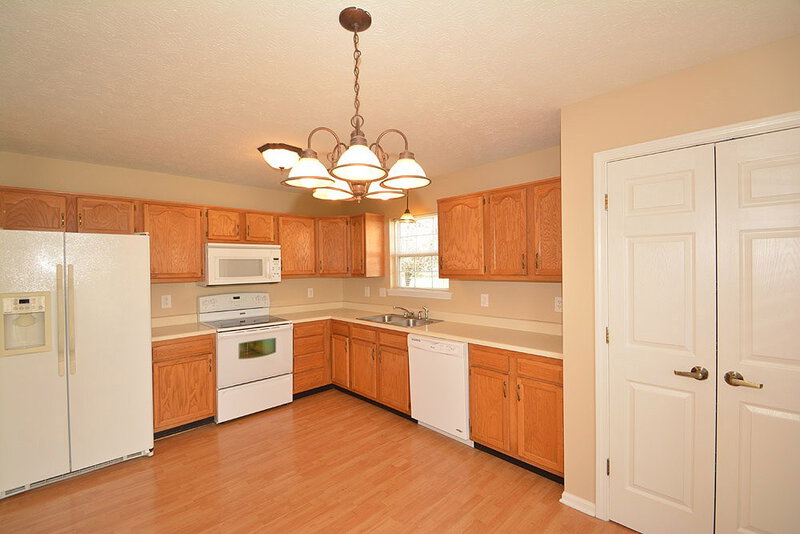 1,745/Mo, 5298 Gateway Ave Noblesville, IN 46062 Kitchen View 4