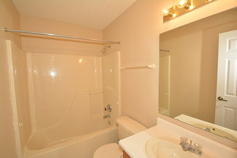 1,745/Mo, 5298 Gateway Ave Noblesville, IN 46062 Bathroom View