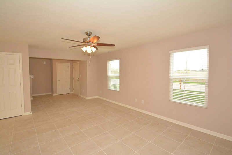 1,695/Mo, 867 Brookshire Dr Franklin, IN 46131 Family Room View 3