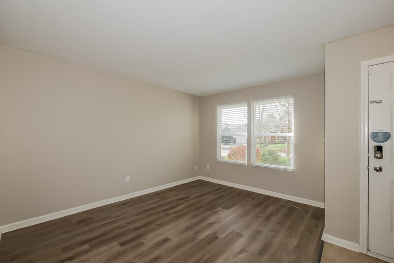 1,660/Mo, 2353 Cedarmill Dr Franklin, IN 46131 Living Room View