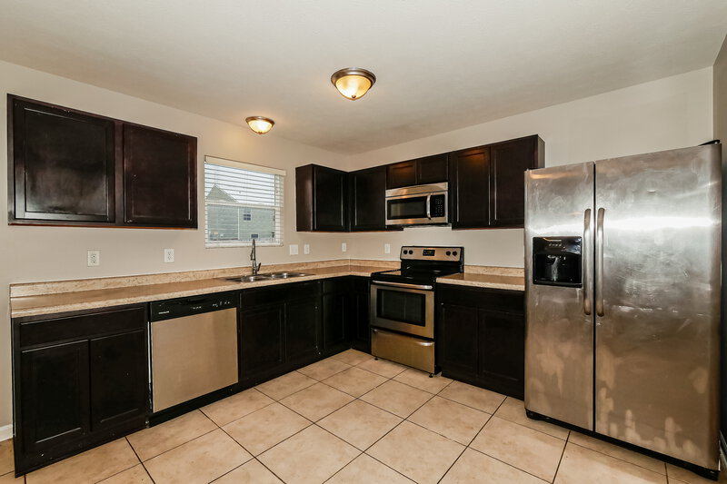 1,775/Mo, 8042 Grove Berry Way Indianapolis, IN 46239 Kitchen View 2