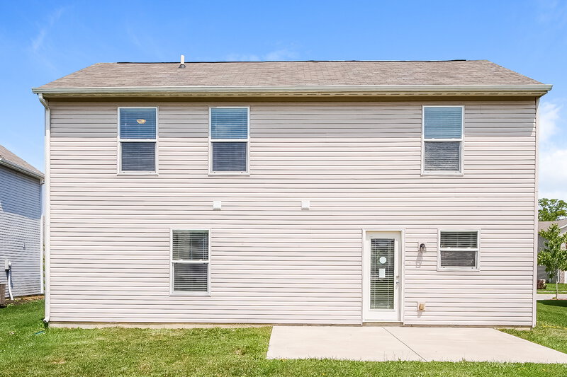 1,710/Mo, 8025 Fisher Bend Dr Indianapolis, IN 46239 Rear View