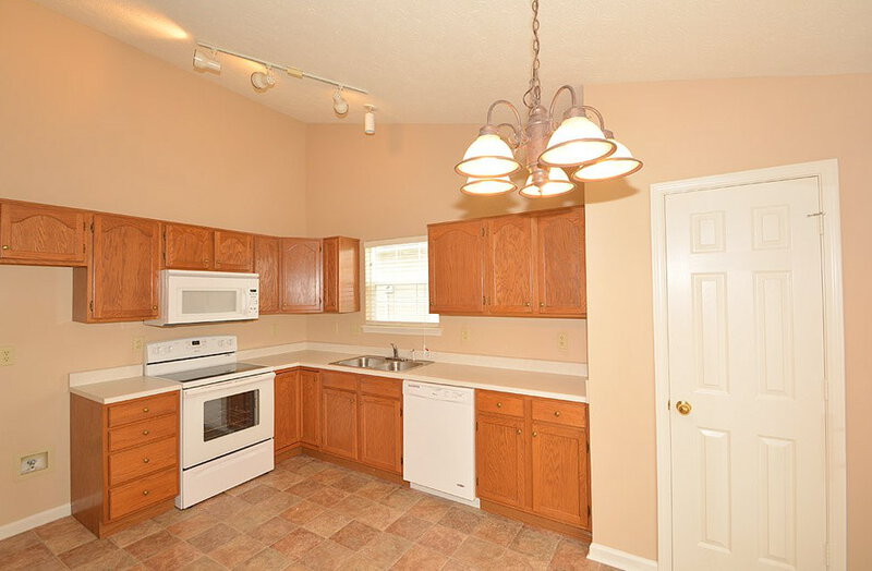 1,420/Mo, 2240 Tansel Grove Ln Indianapolis, IN 46234 Kitchen View