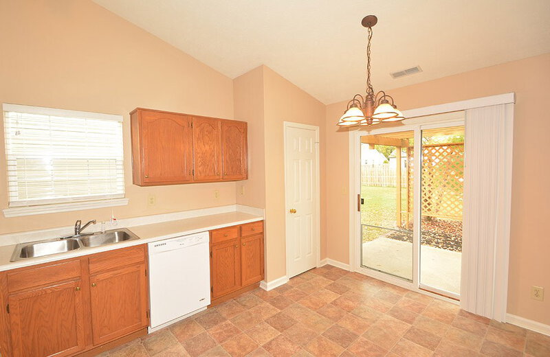 1,420/Mo, 2240 Tansel Grove Ln Indianapolis, IN 46234 Kitchen View 2