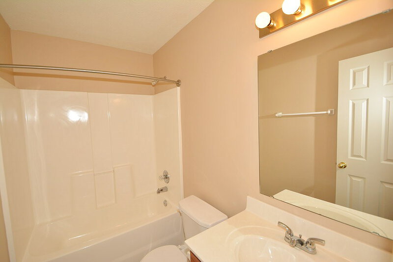 1,420/Mo, 2240 Tansel Grove Ln Indianapolis, IN 46234 Bathroom View