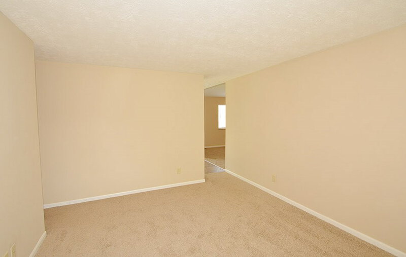 1,230/Mo, 1420 Michigan Rd Franklin, IN 46131 Living Room View 3