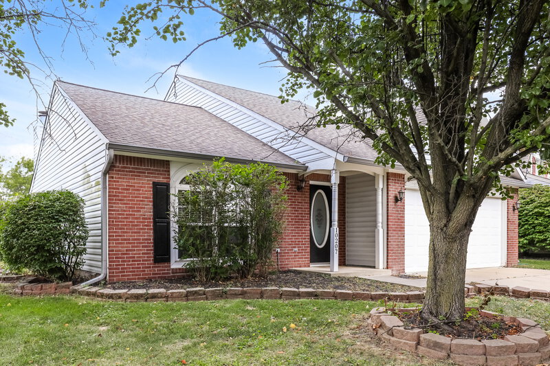 2,055/Mo, 10207 Carmine Dr Noblesville, IN 46060 Front View