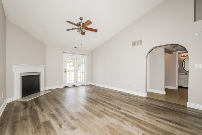 2,055/Mo, 10207 Carmine Dr Noblesville, IN 46060 Living Room View