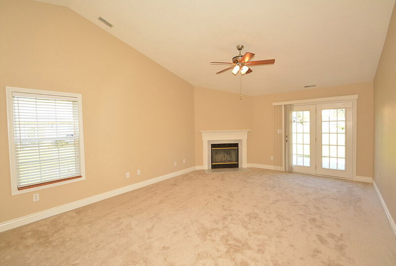 1,620/Mo, 10207 Carmine Dr Noblesville, IN 46060 Great Room View