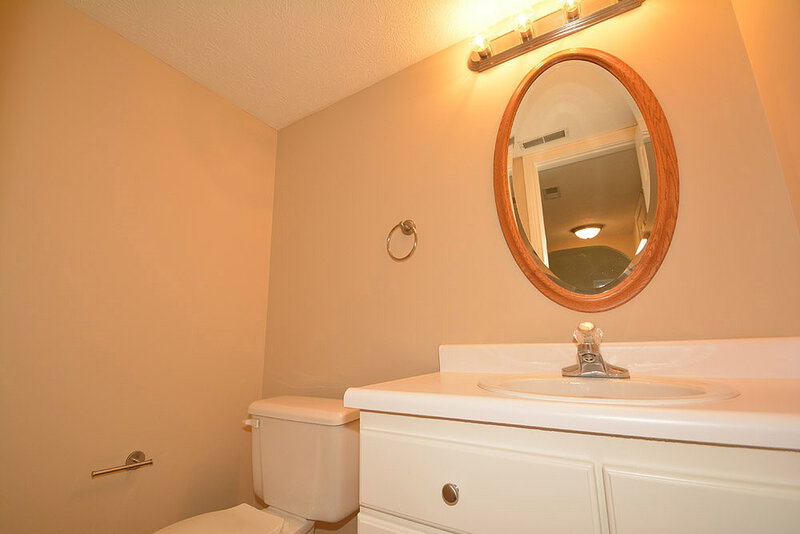 1,620/Mo, 10207 Carmine Dr Noblesville, IN 46060 Bathroom View