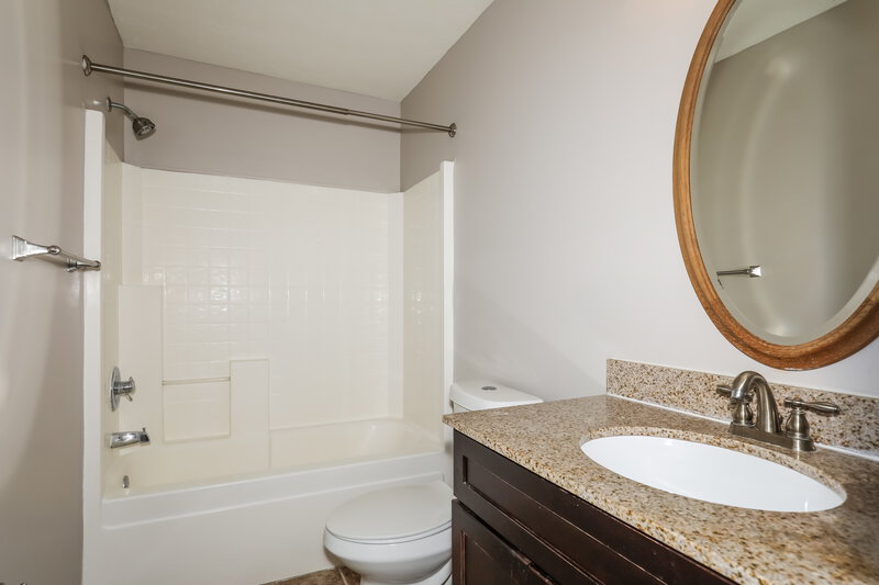 2,055/Mo, 10207 Carmine Dr Noblesville, IN 46060 Bathroom View