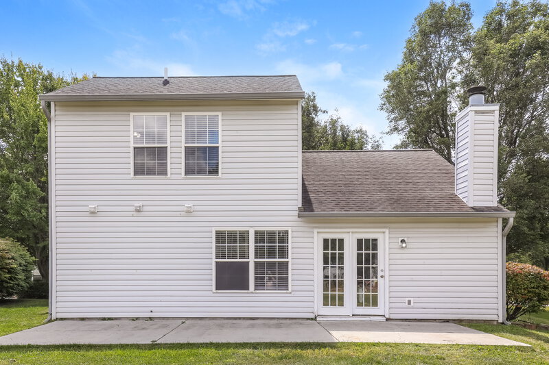 2,055/Mo, 10207 Carmine Dr Noblesville, IN 46060 Rear View