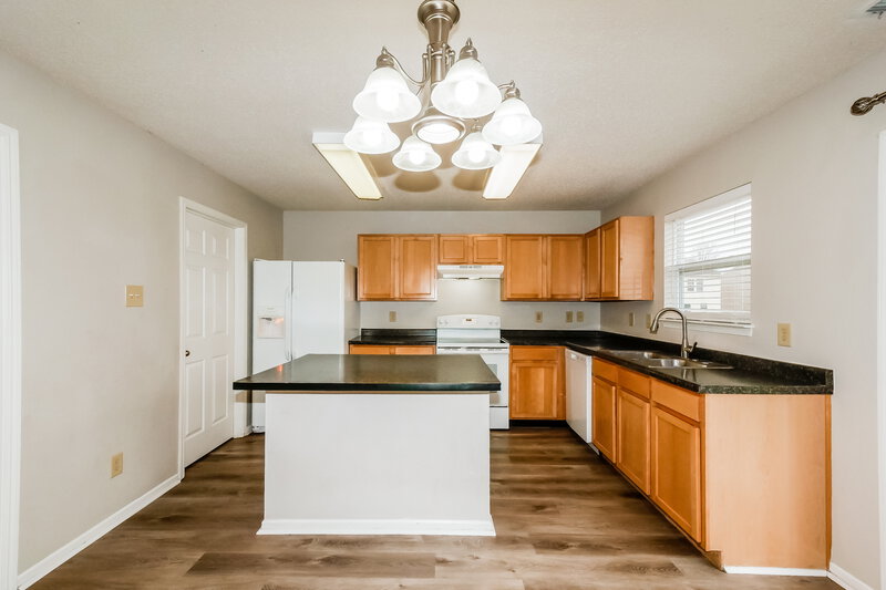 1,890/Mo, 5874 N Quincy Dr McCordsville, IN 46055 Kitchen View 2