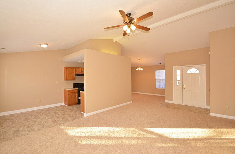 1,580/Mo, 12238 Fireberry Ct Indianapolis, IN 46236 Great Room View 5