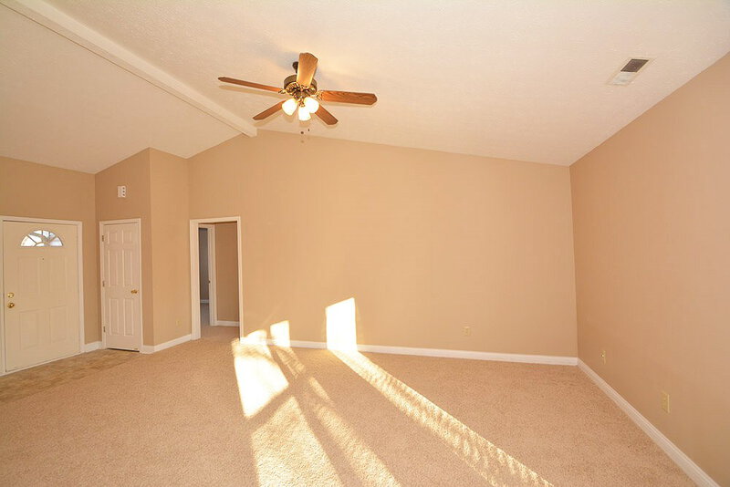 1,580/Mo, 12238 Fireberry Ct Indianapolis, IN 46236 Great Room View 6