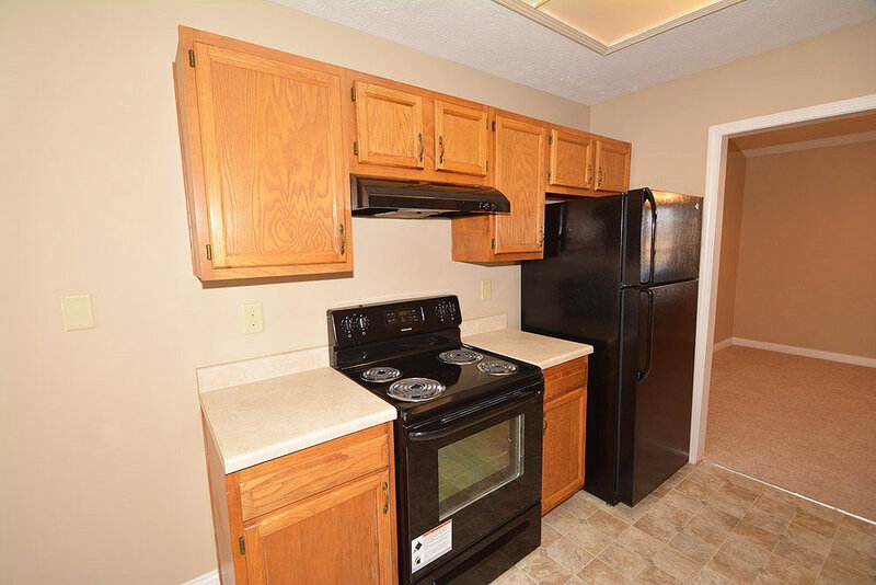 1,580/Mo, 12238 Fireberry Ct Indianapolis, IN 46236 Kitchen View 3