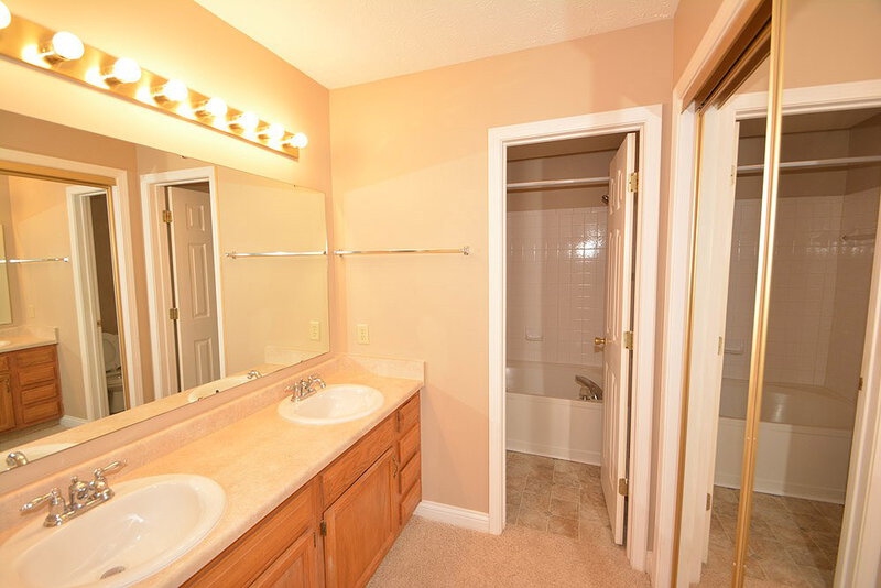 1,580/Mo, 12238 Fireberry Ct Indianapolis, IN 46236 Master Bathroom View