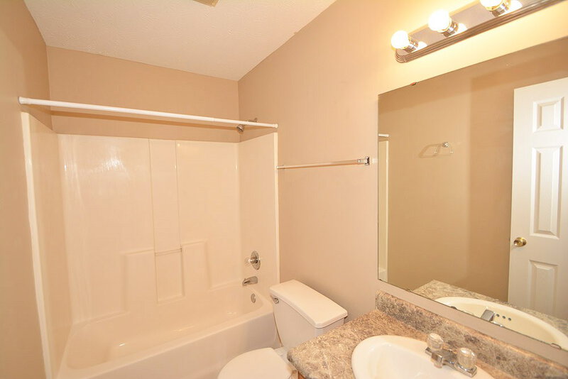 1,580/Mo, 12238 Fireberry Ct Indianapolis, IN 46236 Bathroom View
