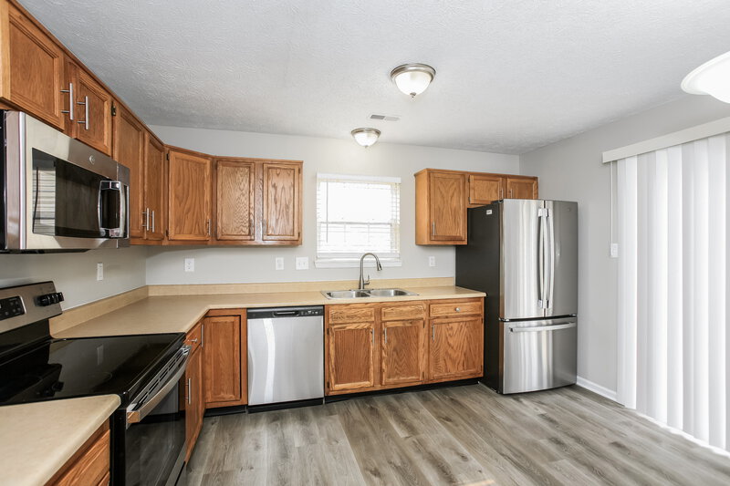 1,975/Mo, 9715 Claymore Dr Fishers, IN 46038 Kitchen View