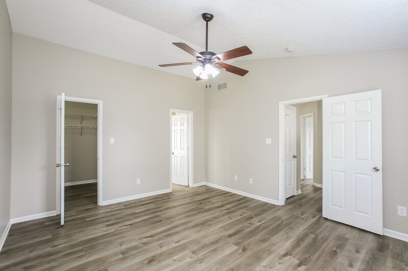 1,975/Mo, 9715 Claymore Dr Fishers, IN 46038 Main Bedroom View 2