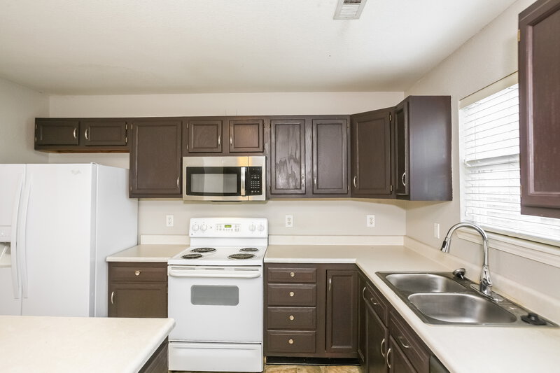 1,915/Mo, 19024 Prairie Crossing Dr Noblesville, IN 46062 Kitchen View 2