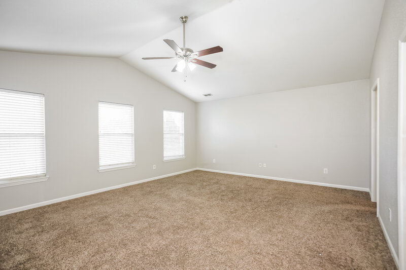 1,915/Mo, 19024 Prairie Crossing Dr Noblesville, IN 46062 Main Bedroom View 2