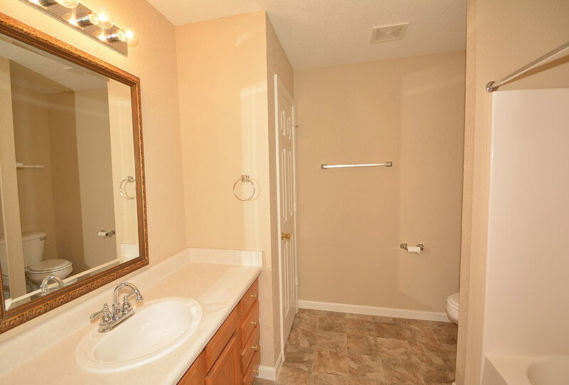 1,905/Mo, 19024 Prairie Crossing Dr Noblesville, IN 46062 Master Bathroom View
