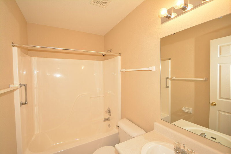 1,905/Mo, 19024 Prairie Crossing Dr Noblesville, IN 46062 Bathroom View 2
