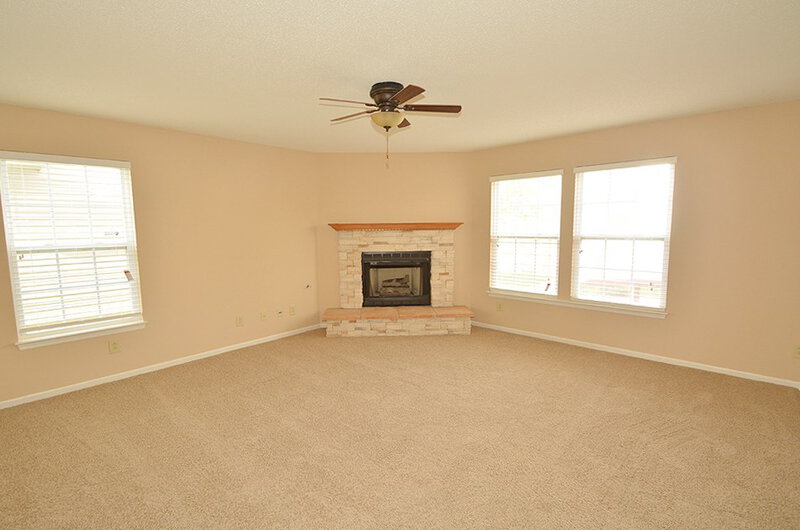 1,495/Mo, 10384 Carrington Way Indianapolis, IN 46234 Family Room View