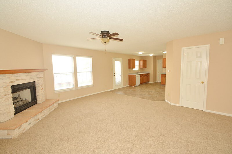 1,495/Mo, 10384 Carrington Way Indianapolis, IN 46234 Family Room View 2