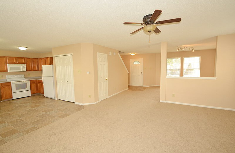 1,495/Mo, 10384 Carrington Way Indianapolis, IN 46234 Family Room View 3