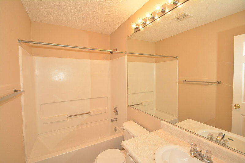 1,535/Mo, 1440 Round Lake Rd Greenwood, IN 46143 Master Bathroom View