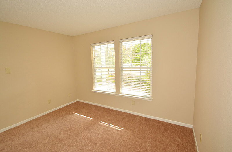1,855/Mo, 10454 Cumberland Pointe Blvd Noblesville, IN 46060 Living Room View 2