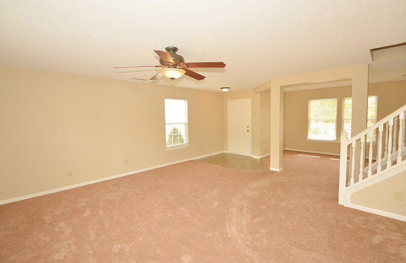 1,855/Mo, 10454 Cumberland Pointe Blvd Noblesville, IN 46060 Family Room View 3