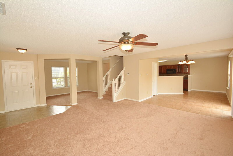 1,855/Mo, 10454 Cumberland Pointe Blvd Noblesville, IN 46060 Family Room View 4