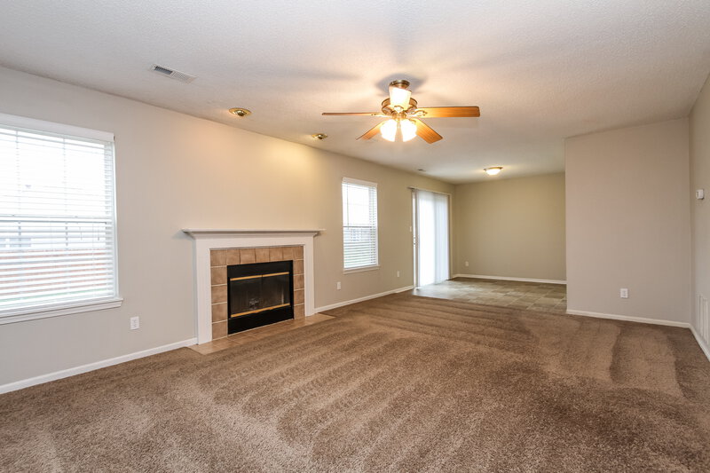 1,370/Mo, 209 Bent Stream Ln Brownsburg, IN 46112 Living Room View 4