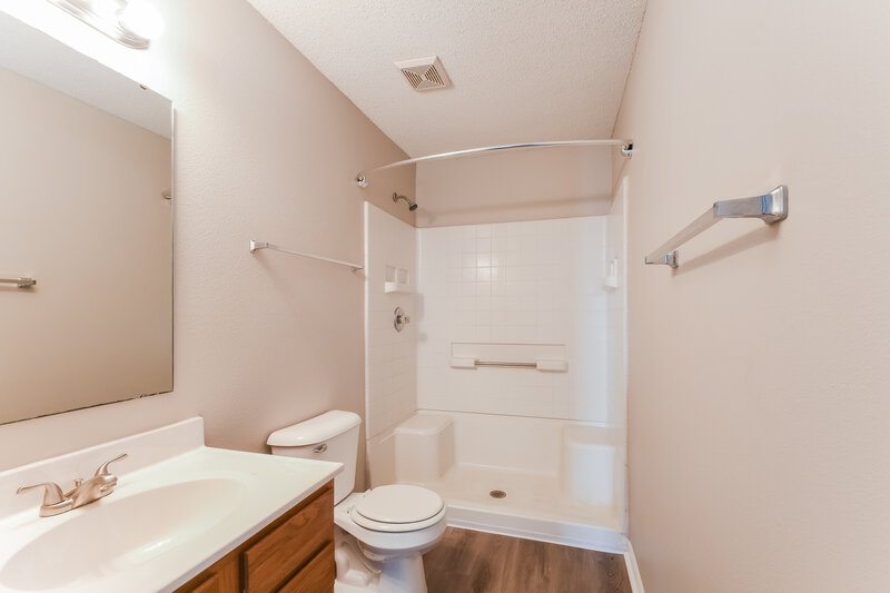 1,830/Mo, 2150 Summer Breeze Way Greenwood, IN 46143 Bathroom View