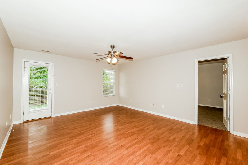 1,730/Mo, 5544 Wild Horse Dr Indianapolis, IN 46239 Living Room View