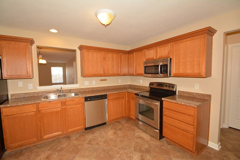 1,680/Mo, 5544 Wild Horse Dr Indianapolis, IN 46239 Kitchen View 2
