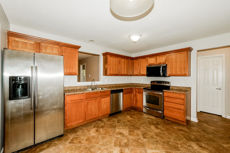 1,730/Mo, 5544 Wild Horse Dr Indianapolis, IN 46239 Kitchen View