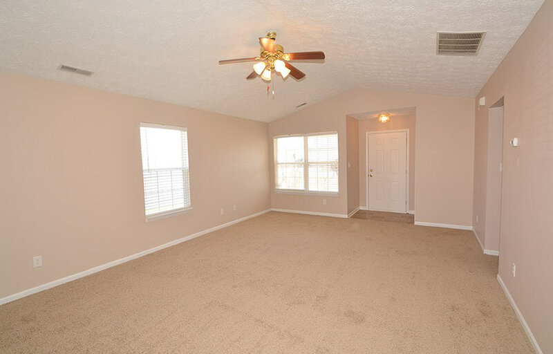 1,325/Mo, 4036 Magnolia Dr Franklin, IN 46131 Great Room View