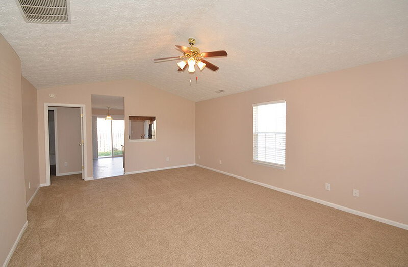 1,325/Mo, 4036 Magnolia Dr Franklin, IN 46131 Great Room View 2
