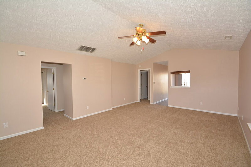 1,325/Mo, 4036 Magnolia Dr Franklin, IN 46131 Great Room View 3