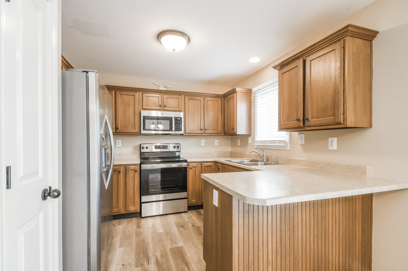 2,940/Mo, 2069 Seven Peaks Dr Cicero, IN 46034 Kitchen View