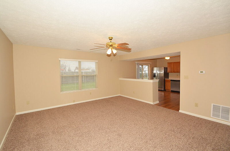 2,090/Mo, 14326 Worthington Blvd Fishers, IN 46038 Great Room View